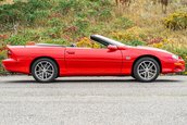 Chevrolet Camaro SS Convertible 35th Anniversary Edition cu 366 de kilometri la bord