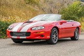 Chevrolet Camaro SS Convertible 35th Anniversary Edition cu 366 de kilometri la bord