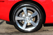 Chevrolet Camaro SS cu 9 kilometri la bord