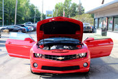 Chevrolet Camaro SS cu 9 kilometri la bord