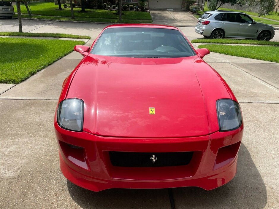 Chevrolet Camaro transformat in Ferrari