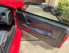 Chevrolet Camaro transformat in Ferrari