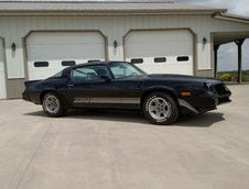 Chevrolet Camaro Z28 cu 85 de kilometri in bord