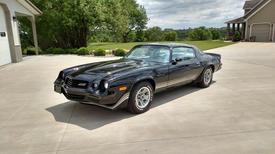 Chevrolet Camaro Z28 cu 85 de kilometri in bord