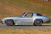 Chevrolet Corvette C2 cu motor LS3