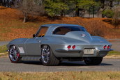 Chevrolet Corvette C2 cu motor LS3