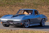 Chevrolet Corvette C2 cu motor LS3