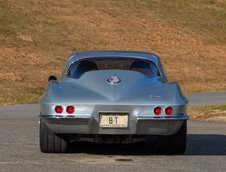 Chevrolet Corvette C2 cu motor LS3