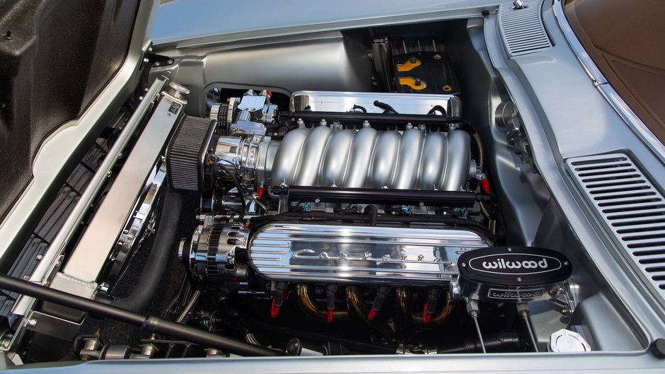 Chevrolet Corvette C2 cu motor LS3