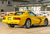 Chevrolet Corvette C3 transformat in Dodge Viper