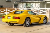 Chevrolet Corvette C3 transformat in Dodge Viper