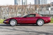 Chevrolet Corvette Convertible 40th Anniversary cu 3.093 de kilometri la bord