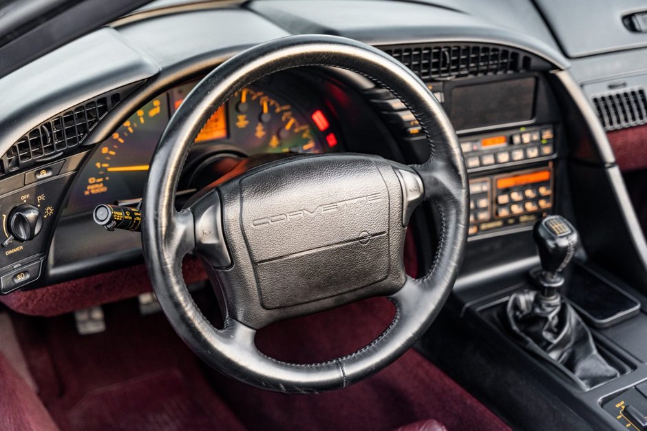 Chevrolet Corvette Convertible 40th Anniversary cu 3.093 de kilometri la bord