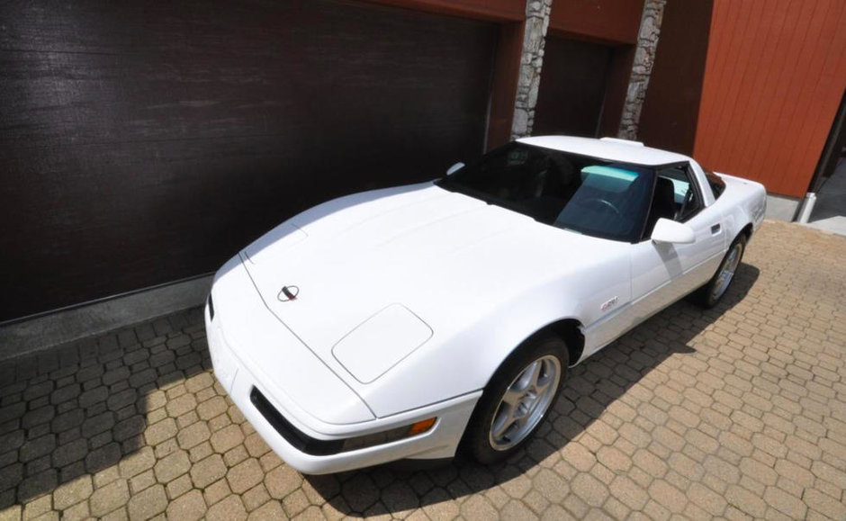 Chevrolet Corvette cu 2467 mile