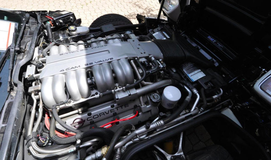 Chevrolet Corvette cu 2467 mile