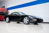 Chevrolet Corvette cu 27 de kilometri la bord