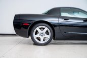Chevrolet Corvette cu 27 de kilometri la bord