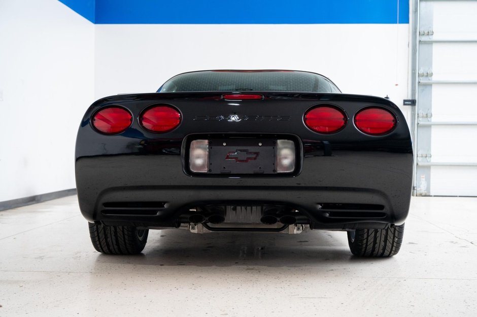 Chevrolet Corvette cu 27 de kilometri la bord