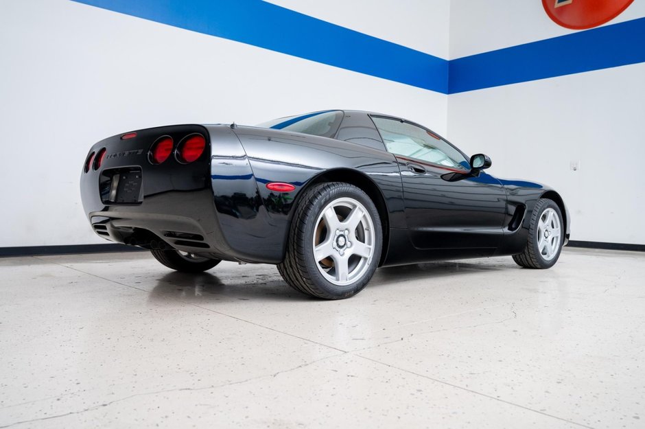 Chevrolet Corvette cu 27 de kilometri la bord
