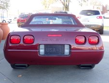 Chevrolet Corvette cu 27 de mile la bord