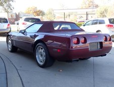 Chevrolet Corvette cu 27 de mile la bord