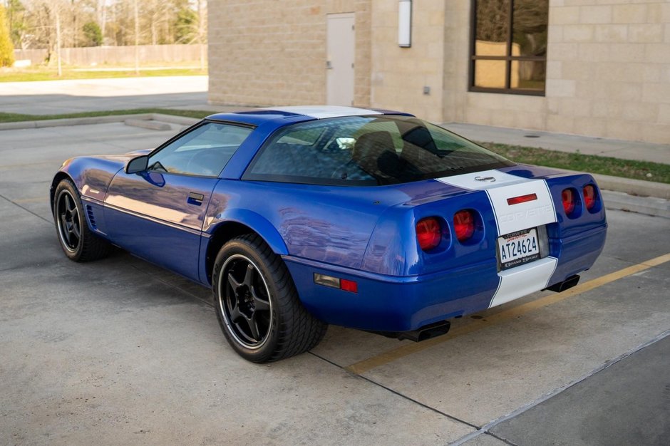 Chevrolet Corvette cu 5.182 kilometri la bord