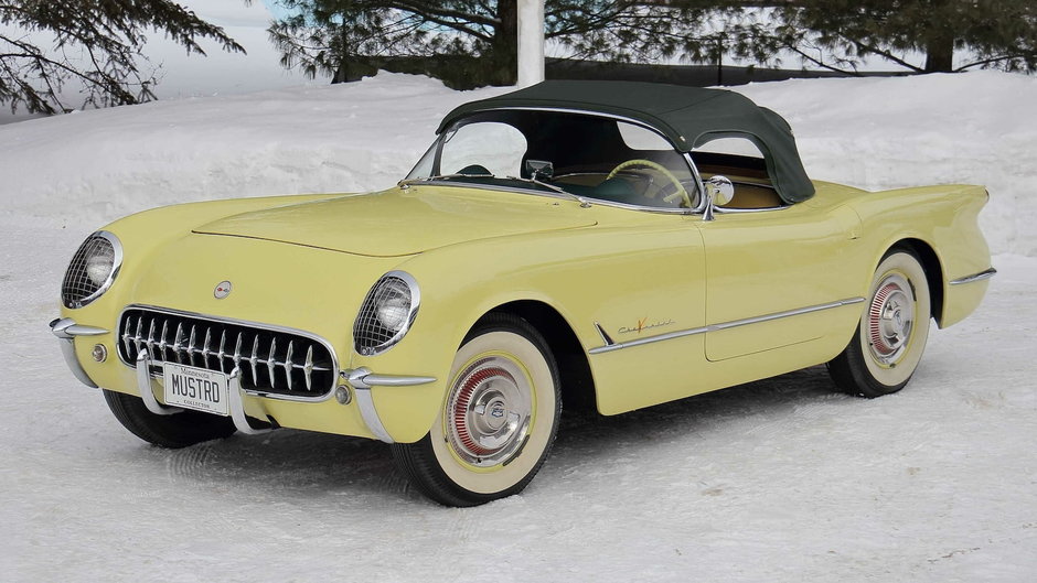 Chevrolet Corvette Roadster in Harvest Gold