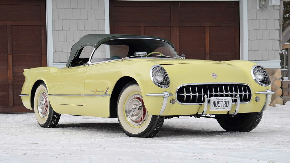 Chevrolet Corvette Roadster in Harvest Gold