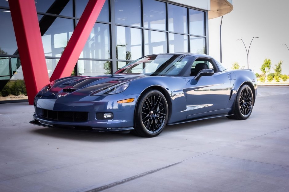 Chevrolet Corvette Z06 Carbon Special cu 5 mile la bord