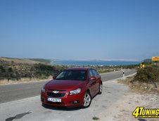 Chevrolet Cruze hatchback - drumuri de asfalt si piatra in Croatia