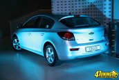 Chevrolet Cruze hatchback - drumuri de asfalt si piatra in Croatia