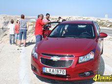 Chevrolet Cruze hatchback - drumuri de asfalt si piatra in Croatia