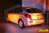 Chevrolet Cruze hatchback - drumuri de asfalt si piatra in Croatia