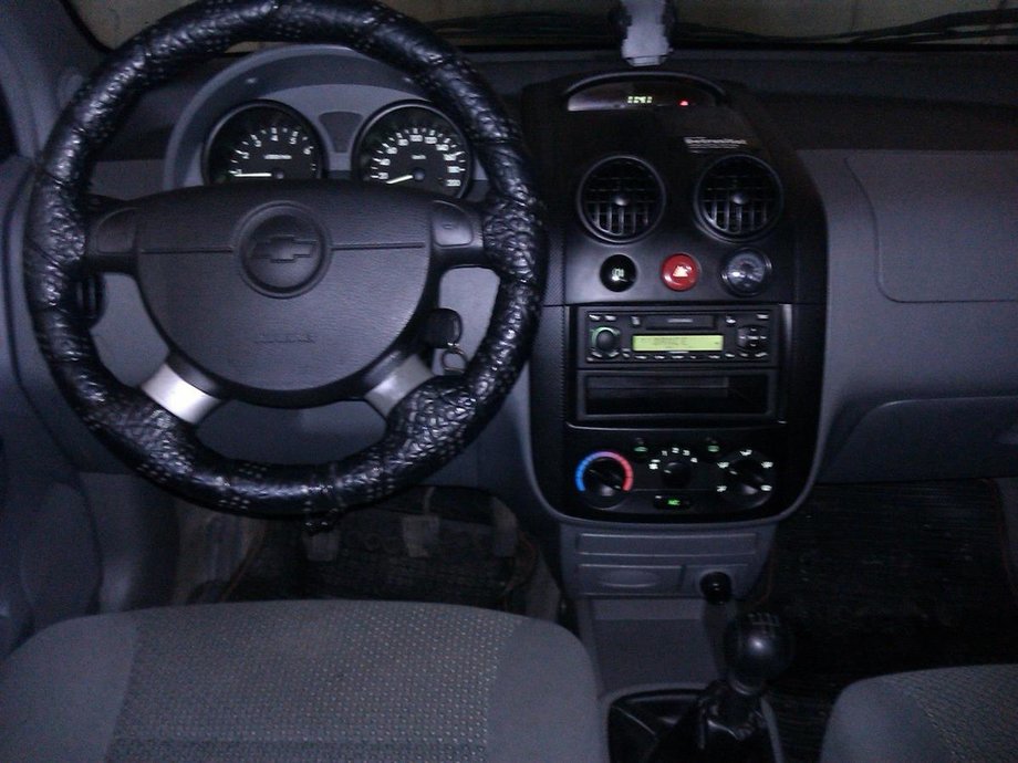 Chevrolet Kalos SX 1.4l Sedan "Negruta"