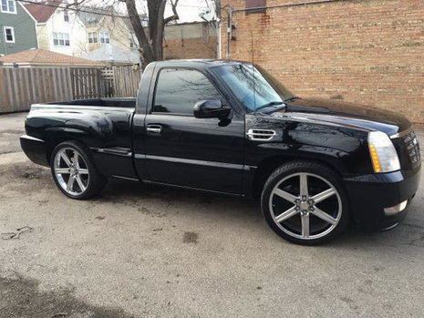 Chevrolet Silverado cu masca de Cadillac Escalade