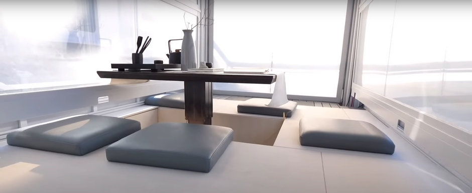 Chinezii au lansat pe piata autorulota cu etaj si lift interior. Video Chinezii au lansat pe piata autorulota cu etaj si lift interior. Video