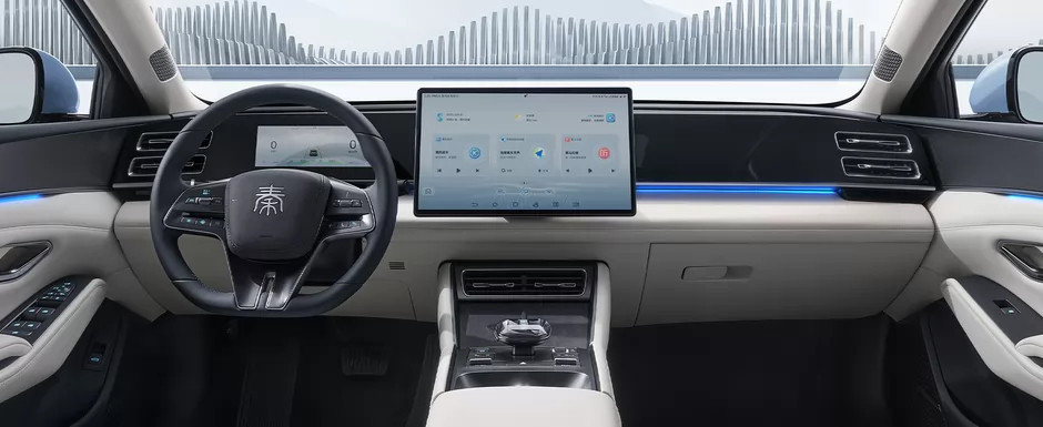 Chinezii au lansat pe piata masina cu autonomie de 2.100 de kilometri. Noul model nu costa decat 12.831 de euro Chinezii au lansat pe piata masina cu autonomie de 2.100 de kilometri. Noul model nu costa decat 12.831 de euro
