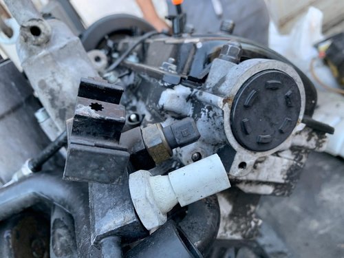 Chiulasa / Chiulasa Dreapta Complet Echipata cu Ax Supape si Tacheti 2.5 tdi V6 AYM 114KW 155CP Audi...