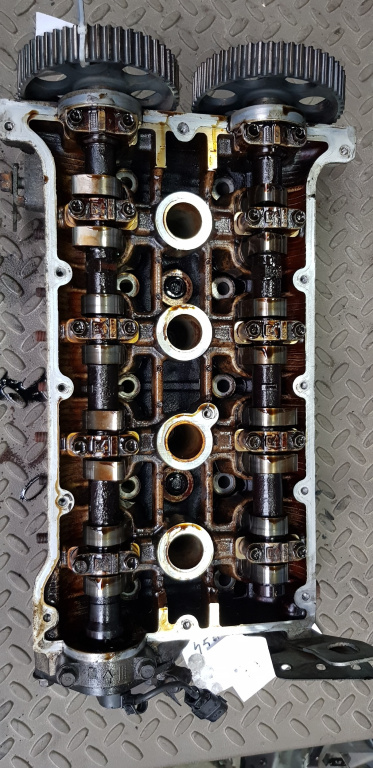 Chiulasa Kia Clarus (K9A) 1996 > 1.8 I 16V T8 Benzina