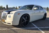 Chrysler 300 cu grila de Rolls-Royce