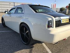 Chrysler 300 cu grila de Rolls-Royce