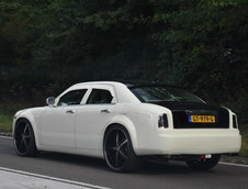 Chrysler 300 transformat in Rolls-Royce