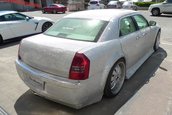 Chrysler 300C tunat in China