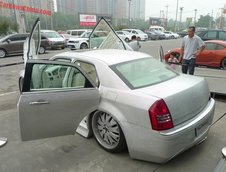 Chrysler 300C tunat in China