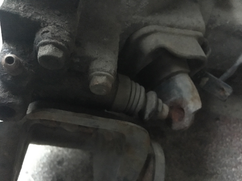 Cilindru receptor ambreiaj Mazda 626 GE [1991 - 1997] Liftback 2.0 MT (116 hp) 2.0i