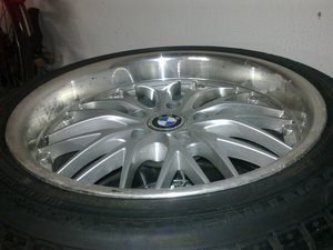 Cine imi recomanda un vopsitor de incredere sa imi reconditioneze jantele si sa lucreze si prin curier? Multumesc Antici