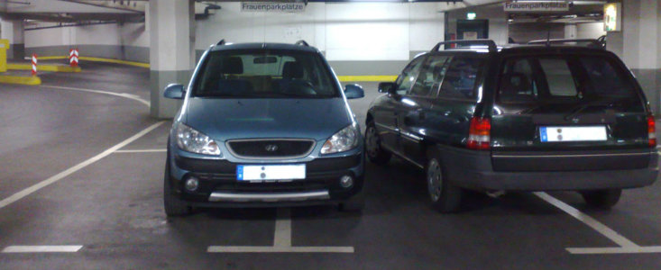 Cine parcheaza mai prost: barbatii sau femeile? Cine parcheaza mai prost: barbatii sau femeile?