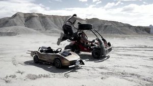 Cineva a recreat urmarirea din Mad Max: Fury Road si i-a iesit de minune