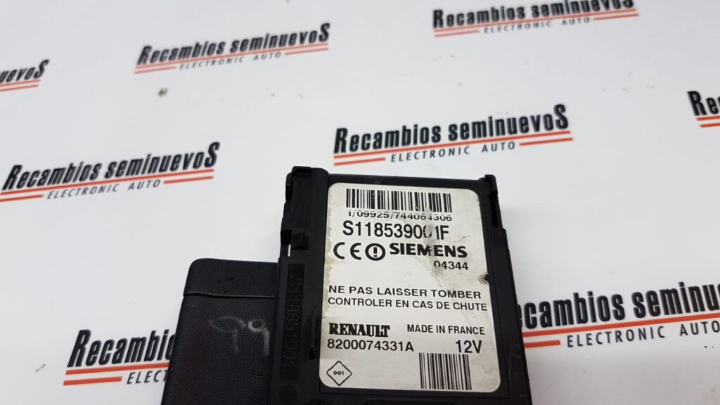 cititor cheie + panou SIEMENS RENAULT SCENIC 2 S118539001F / 8200074331AS118539001F / 8200074331A