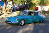 Citroen DS cu motor V8